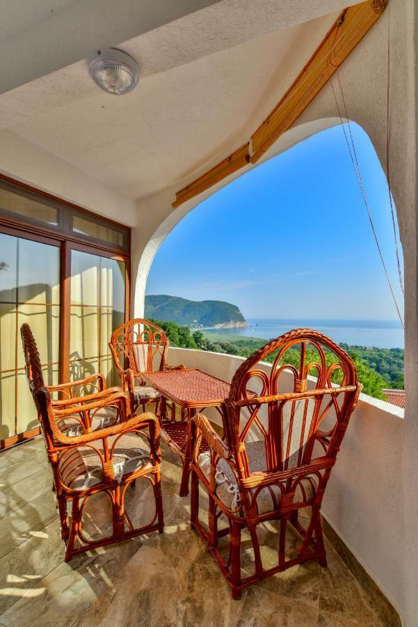 Pataki Guesthouse Petrovac Exterior photo